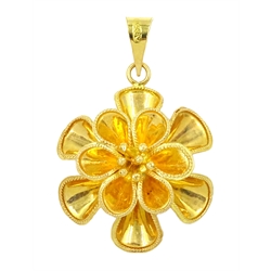 21ct gold flower pendant, approx 10gm