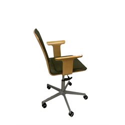 Contemporary office swivel chair 