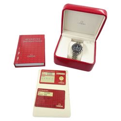 Omega Speedmaster automatic chronograph wristwatch, ref 35105000, watch No. 59128763, cal. 3220, on original strap, boxed with warranty card dated 2005