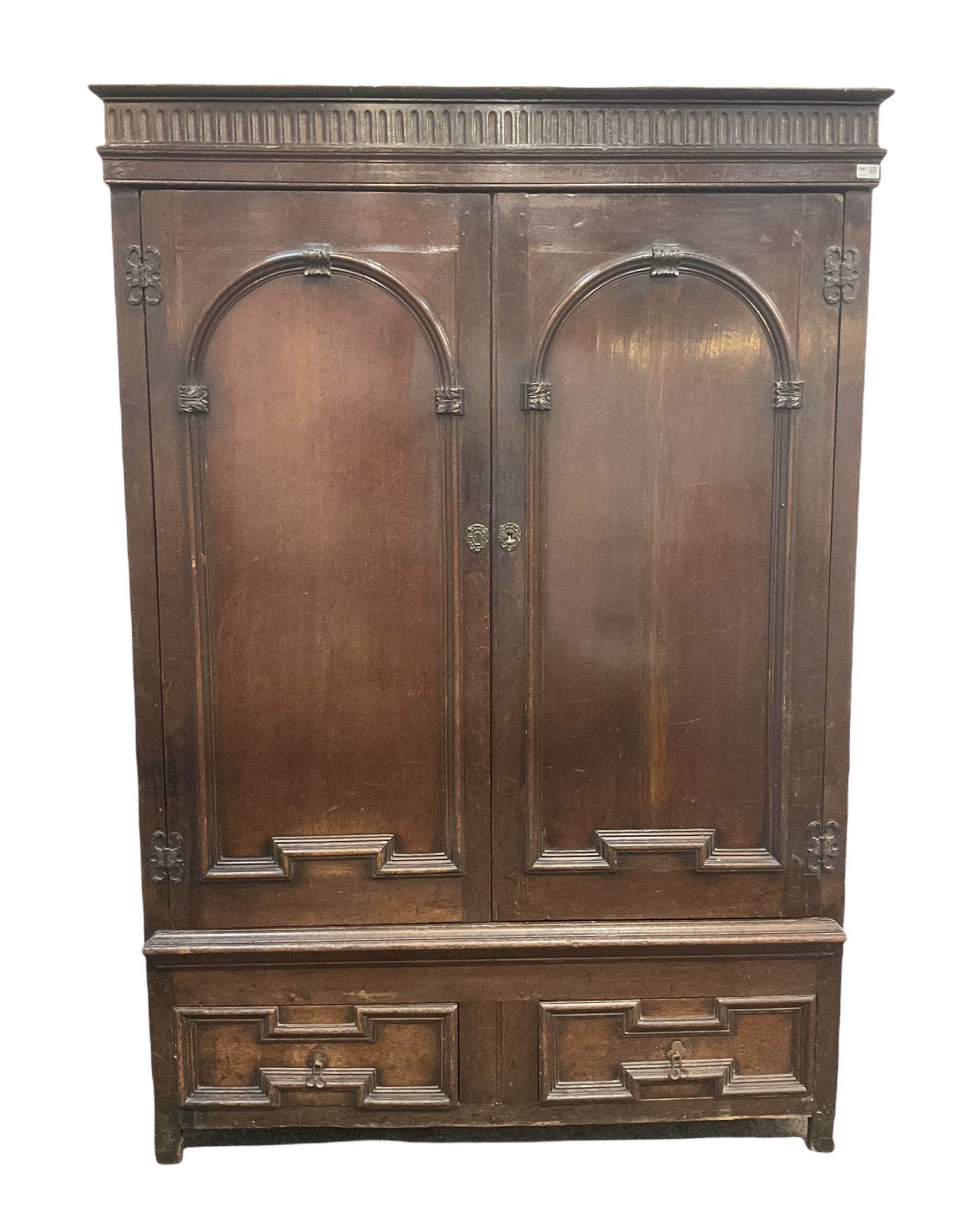 Ds Late 18th Century Oak Hanging Cupboard The Projecting Cornice Over 