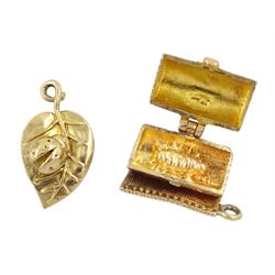 Two 9ct gold pendant/charms including snug as a bug in a rug and ladybird on a leaf, both hallmarked
