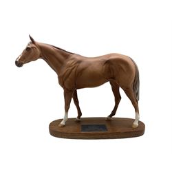 Beswick Connoisseur Racehorse 'Grundy' model no. 2558, on wooden plinth 