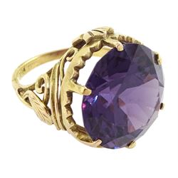 14ct gold synthetic colour change sapphire ring, with foliate shoulders