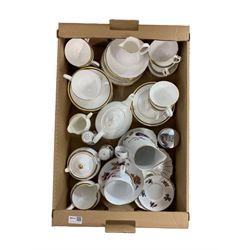 Wedgwood Clio pattern tea set, 20 pieces, Worcester Strathmore part tea set, Worcester Evesham and other items
