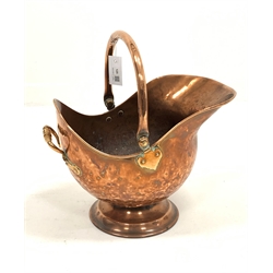 Victorian copper coal scuttle with swing handle