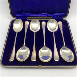 Cased set of six rat tail pattern large silver soup spoons Sheffield 1912 Maker Joseph Rodgers 17.2oz 