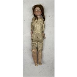 Armand Marseille bisque head doll with sleeping eyes, open mouth and kid body H38cm, in a canopied wooden crib
