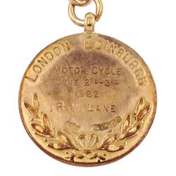 9ct gold 'Motor Cycling Club' presentation medallion, Birmingham 1922, with 9ct gold T bar, approx 15.4gm