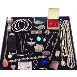 Victorian and later silver jewellery including Albertina chain, brooches, bracelets, pendants, bangles and earrings, 9ct gold jewellery including cubic zirconia half eternity ring, lapis lazuli ring, bar brooch and necklace and a collection of costume jewellery 