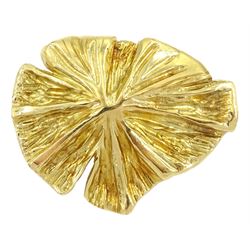 Gold leaf brooch, stamped 585