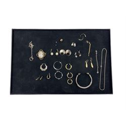 9ct gold jewellery oddments, approx 9.45gm, silver and costume jewellery