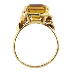 12ct gold single stone emerald cut citrine ring