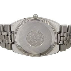 Omega Seamaster gentleman's stainless steel quartz wristwatch, Cal. 1345, on stainless steel strap with fold-over clasp