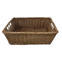 Collection of wicker ware - lidded linen bin (H72cm); graduating pair of baskets; rectangular basket with handles; two rectangular tray; rectangular basket with hinged lid (7)
