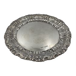 Late Victorian small silver salver or card tray with pierced and embossed border D20cm Sheffield 1898 Maker Joseph Rodgers & Son 10.3oz