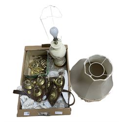 Horse brasses, loose and on backing, other brasware, table linen, miniature clocks, table lamp etc in one box