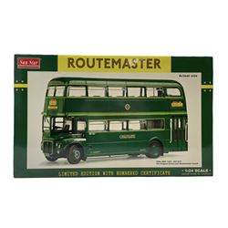 Sun Star Routemaster limited edition 1:24 scale bus 2904: RMC 1453 - 453 CLT: The Original Green Line Routemaster Coach, boxed