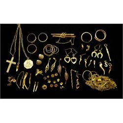 Collection of 9ct gold jewellery and jewellery oddments 