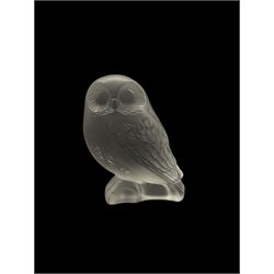 Lalique frosted glass model of an Owl, engraved Lalique France to base, H10cm 
