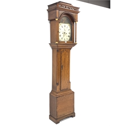 19th century oak longcase clock, sarcophagus top over gilt painted floral blind fretwork frieze, arched hood door enclosed by turned pilasters, white enamel dial with Roman chapter ring, subsidiary seconds ring and date aperture, eight day movement striking hammer on bell, H225cm
Eight day longcase clock - with key winder weights and pendulum