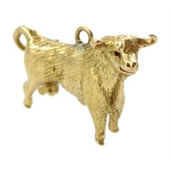 18ct gold bull pendant/charm
