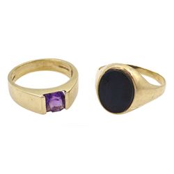 Gold bloodstone signet ring and a single stone amethyst ring, both hallmarked 9ct