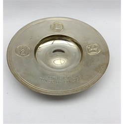 Silver limited edition Armada style dish inscribed 'Tower of London 1078-1978 No. 80/900 D20cm 9.7oz with certificate