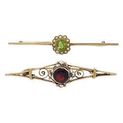 Early 20th century 9ct gold peridot and split pearl bar brooch and an 18ct gold garnet openwork brooch 