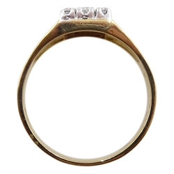 9ct gold cubic zirconia gentleman's ring, hallmarked 