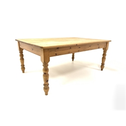 Large Victorian style pine kitchen dining table, 120cm x 181cm, H77cm