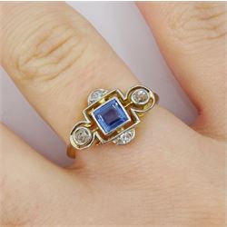Art Deco 18ct gold princess cut sapphire and milgrain set diamond cluster ring, stamped 18ct