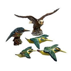 Set of three Beswick graduated kingfisher wall plaques, flying right, 729-1,2 and 3, Beswick kingfisher 2371 and a Beswick bald eagle 1018 (5)