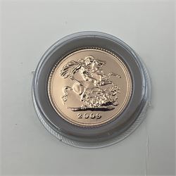 Queen Elizabeth II 2009 gold half sovereign coin, in card box