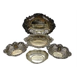 Pair of small silver oval sweetmeat dishes W10cm Birmingham 1908, larger single dish W15cm and two others 6.5oz