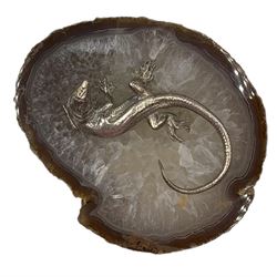 Modern silver model of a Lizard, mounted on agate slice stand, hallmarked Jon Braganza, London 2019, L12cm overall