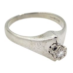 18ct white gold single stone diamond ring, London 1972
