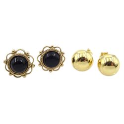 Pair of 18ct gold round stud earrings and a pair of 9ct gold jet stud earrings, hallmarked or stamped