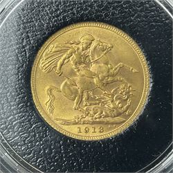 King George V 1913 gold full sovereign coin, housed in a modern case