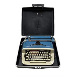 Imperial Safari portable typewriter in case