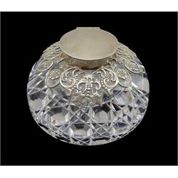 Late Victorian domed glass inkwell with silver pierced foliate mounts and cover by Samuel Jacob, London 1895 D13.5cm