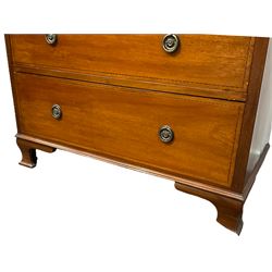 Early 20th century mahogany chest, moulded top over two short and three long drawers, with chequered stringing, on ogee bracket feet, oak lined 