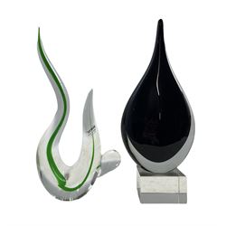 Murano 'Formia' clear and green glass sculpture and a teardrop glass sculpture by Salt & Pepper H33cm (2)