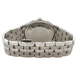 Gucci stainless steel quartz wristwatch, Ref. 5500 XL, on original stainless steel strap