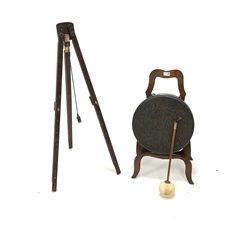 Stained oak and pine folding telescopic travel easel, together with a walnut folding easel and a hand held brass gong with hammer