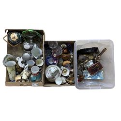 Quantity of ceramics, glass and miscellanea in three boxes