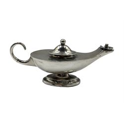 George V silver table lighter in the form of an oil lamp by Henry Matthews, Birmingham 1919, L11.5cm 