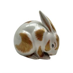 Japanese Kutani model of a rabbit with gilt decoration L10cm