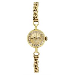 Omega 18ct gold ladies manual wind wristwatch, Cal 580, on 9ct gold link bracelet