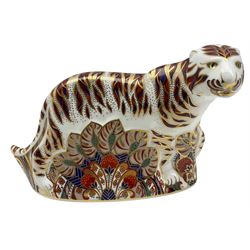 Royal Crown Derby 'Bengal Tiger' paperweight, dated 1994