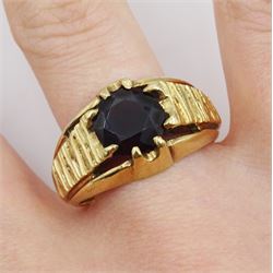 9ct gold single stone round garnet ring, hallmarked